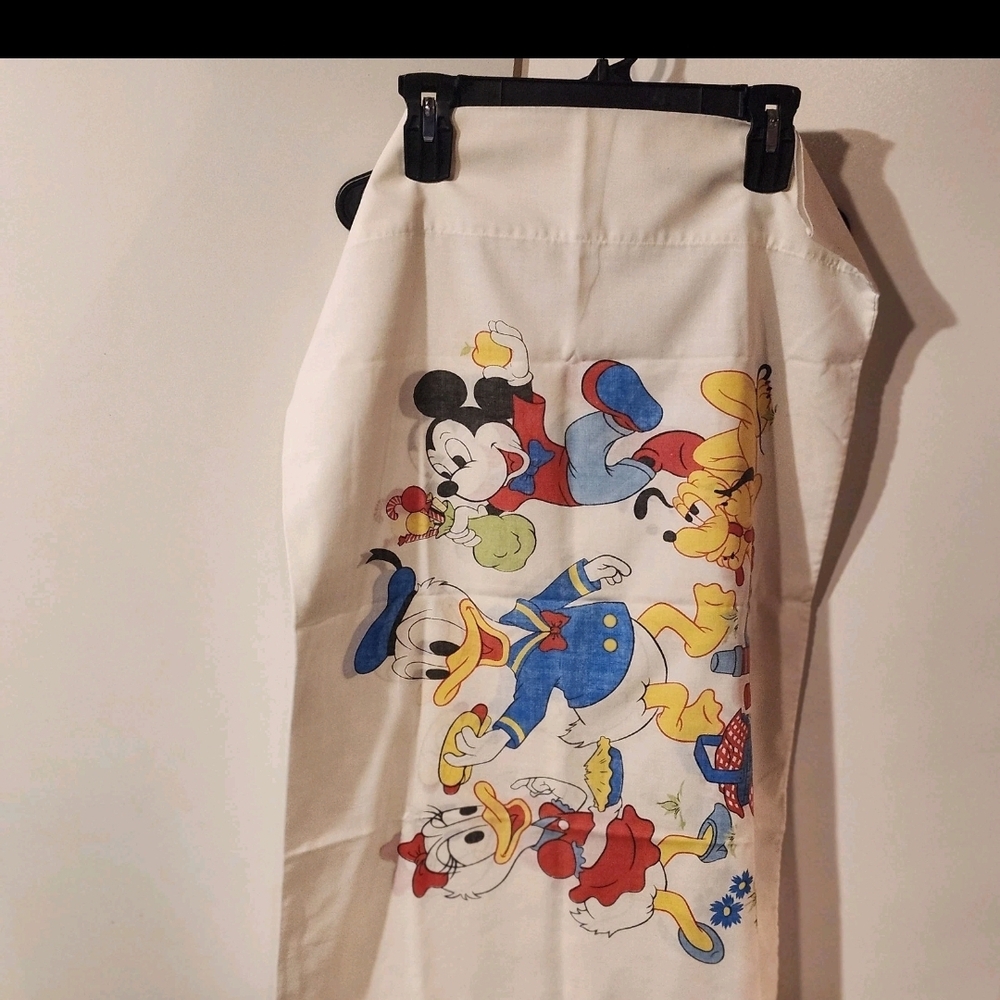 Vintage 1970s Disney Floral Character Pillowcases - Picture 3 of 4
